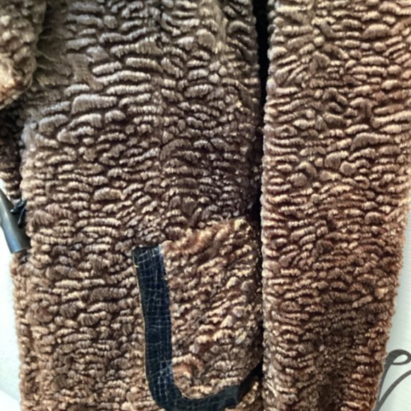 SURABAYA PARIS SZ 1 FAUX FUR JACKET - Picture 7 of 7